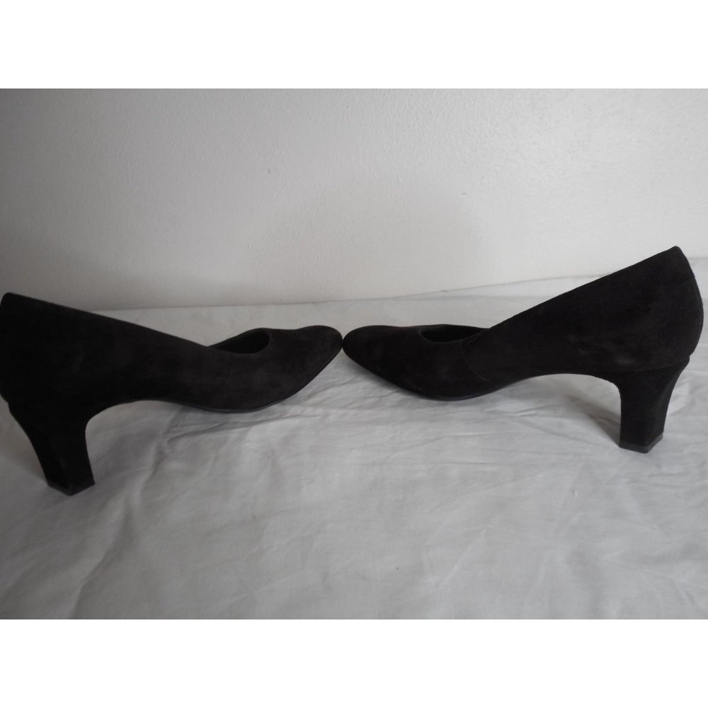 NWOB Naturalizer Black Suede Pumps Womens Sz 9M 2.5" heel - Picture 4 of 8